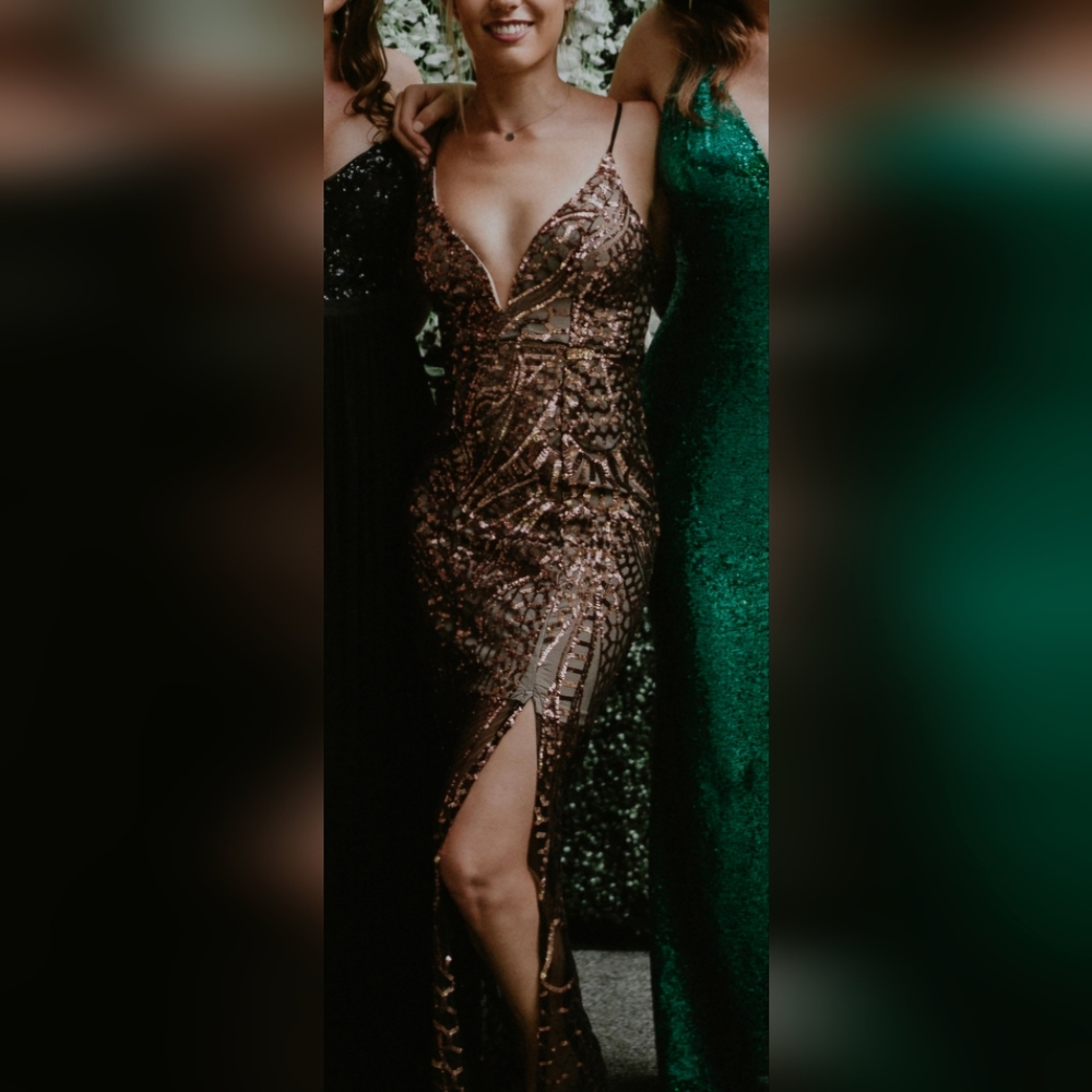 Elegant Gold Sequin Gown - Angel Biba - Size US 2